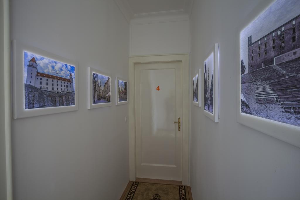 Luxury Air-Conditioned Rooms In Old Town Bratislava Ngoại thất bức ảnh